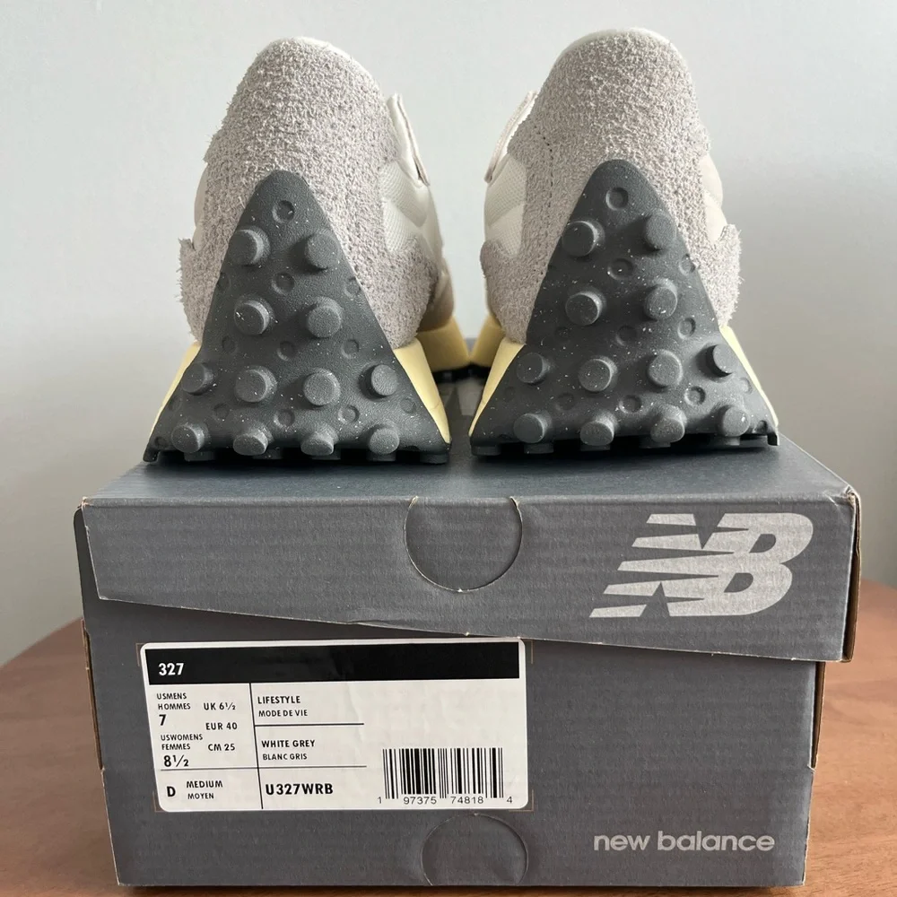 New Balance 327 - Picture 2 of 4